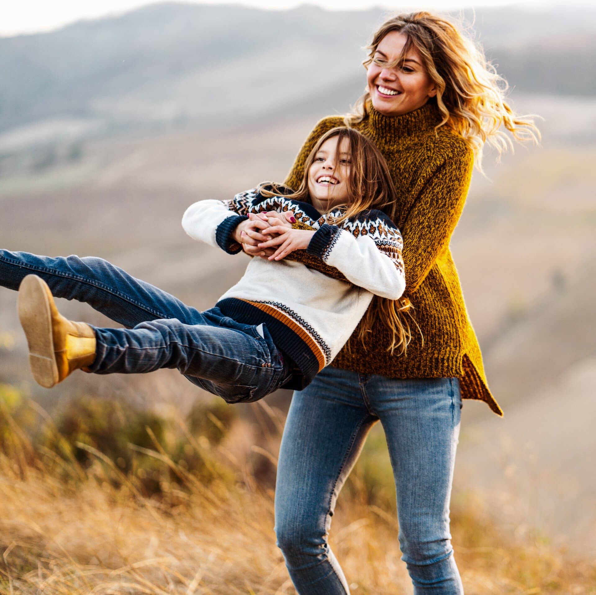 kvinna med barn kvinna med barn